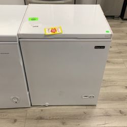 MAGIC CHEF HMCF5W4 CHEST FREEZER