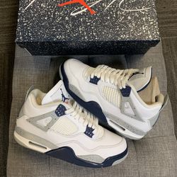 Jordan 4 Midnight Navy - Size 9.5M