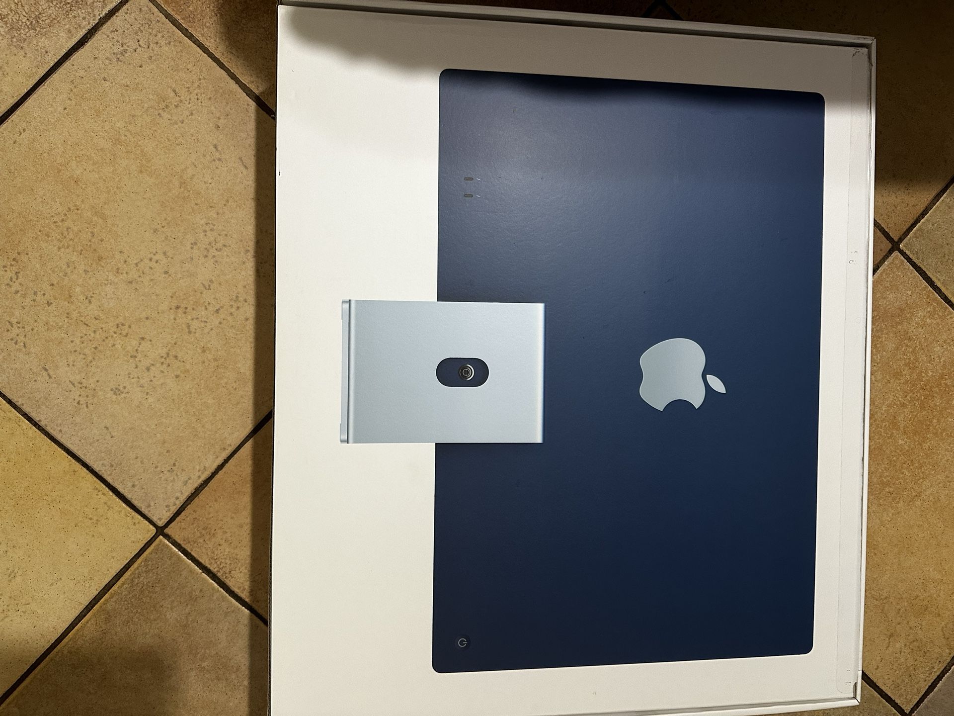 iMac Apple M1, 24” 2021, 8GB Ram, 256GB Storage