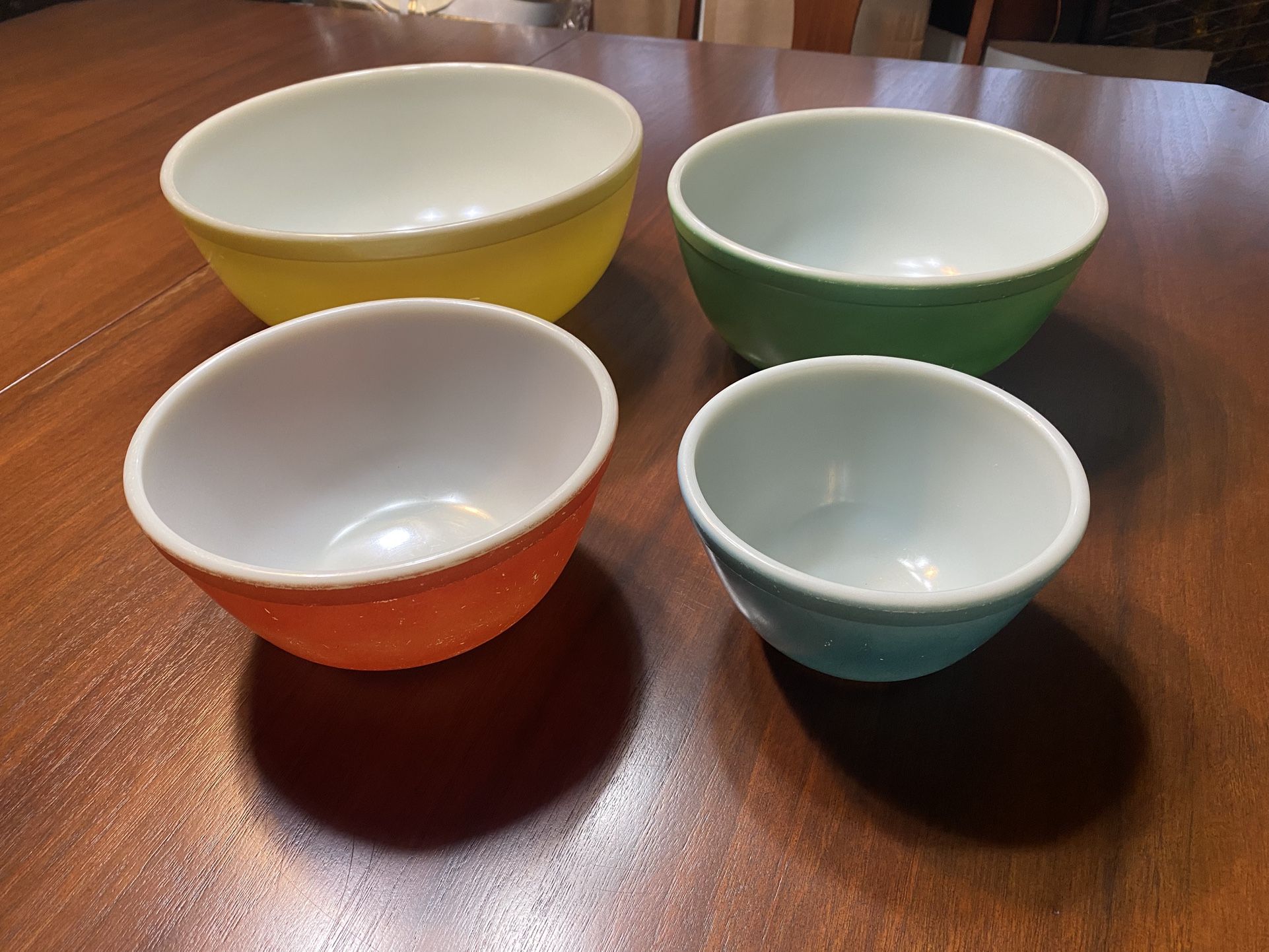 Vintage Pyrex Primary Colors Set Of 4