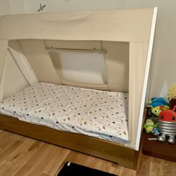 Crate & Kids Wood Tent Bed Set