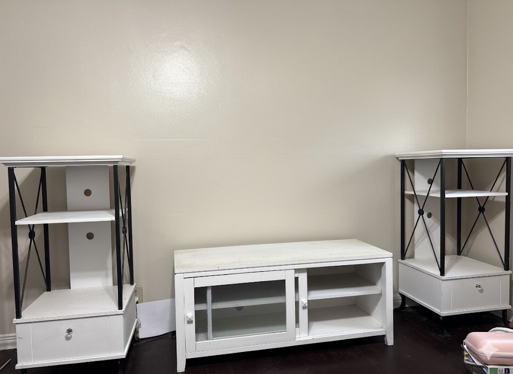 Tv Stand With 2 Stands