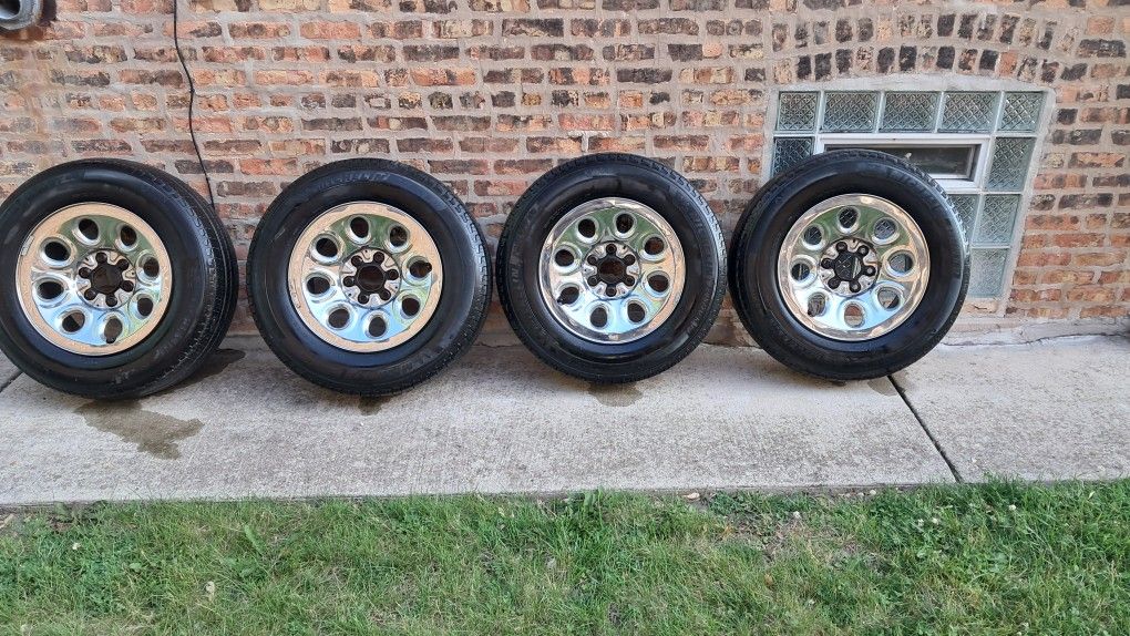 UNBEATABLE DEAL – 4 Chrome Rims + Michelin Tires – 245/70R17 – ONLY $100!