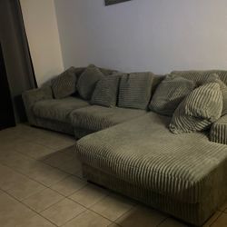 Best Offer Couch Set 1500.00
