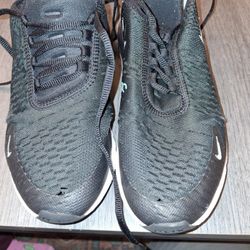 Women's Size 8.5 Nike Air Max 270