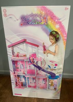 Bettina 3-story extra large dollhouse, plastic with lights & music.
