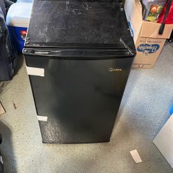 Mini Refrigerator 