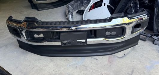 2023-2026 Ford F-250 F-350 Front Bumper Chrome Used