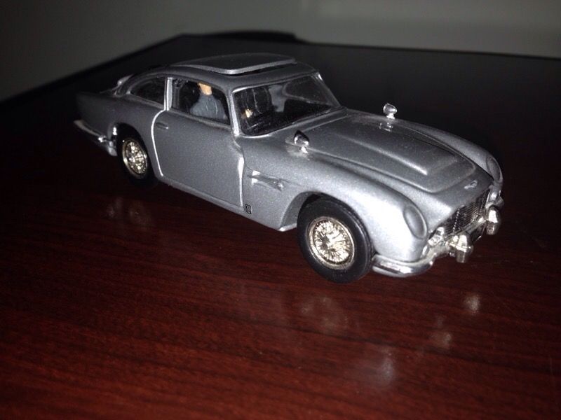 ジェームズボンドカーDB5 collectibles Aston Martin DB5 Thunderball James Bond 007 | Mini GT