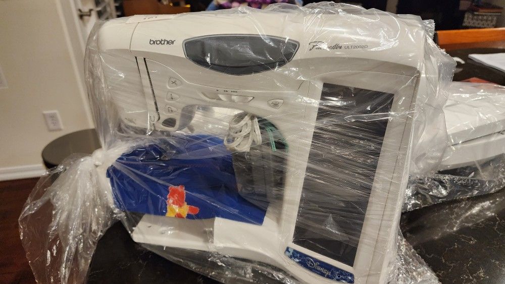 Brother Pacesetter ULT2002D Sewing/Embroidery Machine