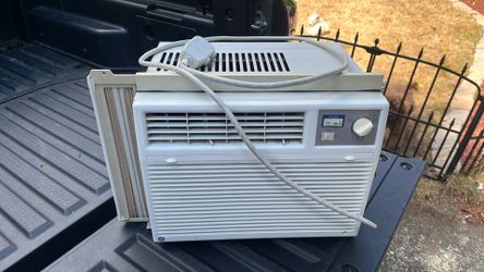 GE window air conditioning unit