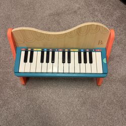 Wooden Toy Piano For Toddlers , kids 