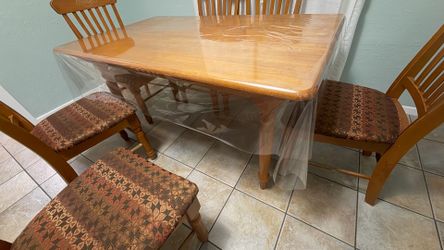 6-Pc. Dinning set.  6- chairs