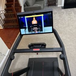 Peloton Tread + 100 uses + Delivery + 12 Month Warranty - Like New! 