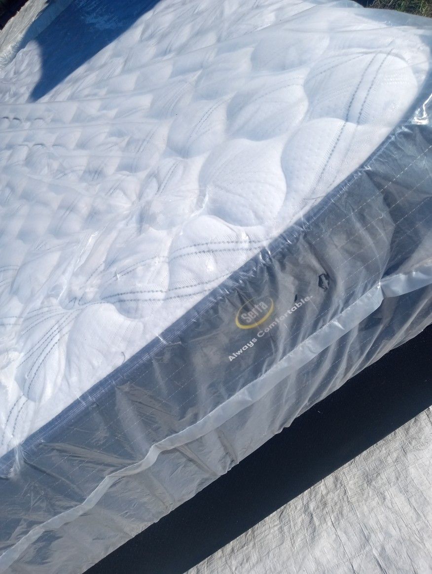 Medium To Firm Serta Queen Size Mattress Only $249.99 Free Delivery