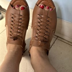 Women Size 5.5 Just Tried On, I Bought For Sister But She Gain Weight And These Don’t Fit Her Feet. 