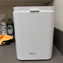 Brand new ice maker