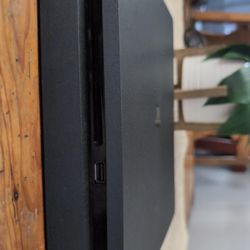 PS4 Slim Pro