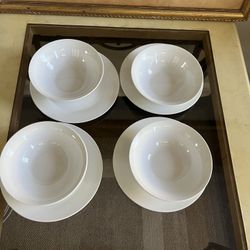 8-Piece White Dinnerware Set - Simple Dining 