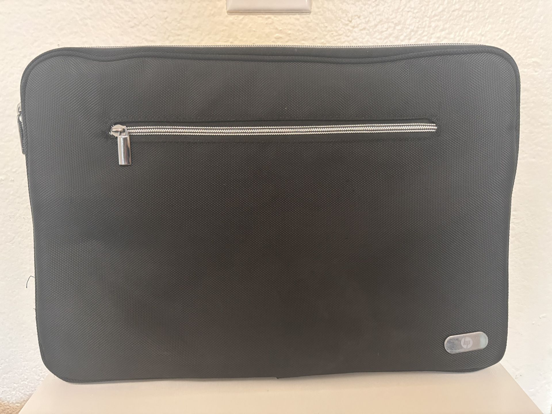 HP Laptop Computer Black Bag 15" x 11" Padded Interior Outside Zipper NICE