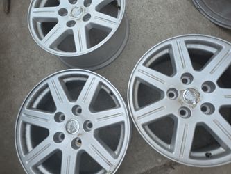 Chrysler 18x8 rims 4pc
