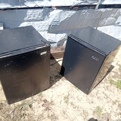 Magic chef mini refrigerators for sale or trade