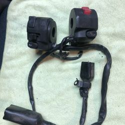46091.0407 & 46091.0(contact info removed)-2017 Kawasaki EX300 Left and right bar switch