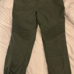 New Maternity Pants Size 12