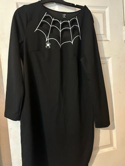 Dress with spider web opening 1XL