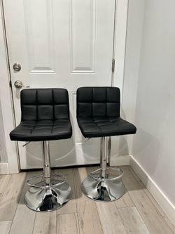 2 swiwel stools adjustable height 24 to 30 inches height seat