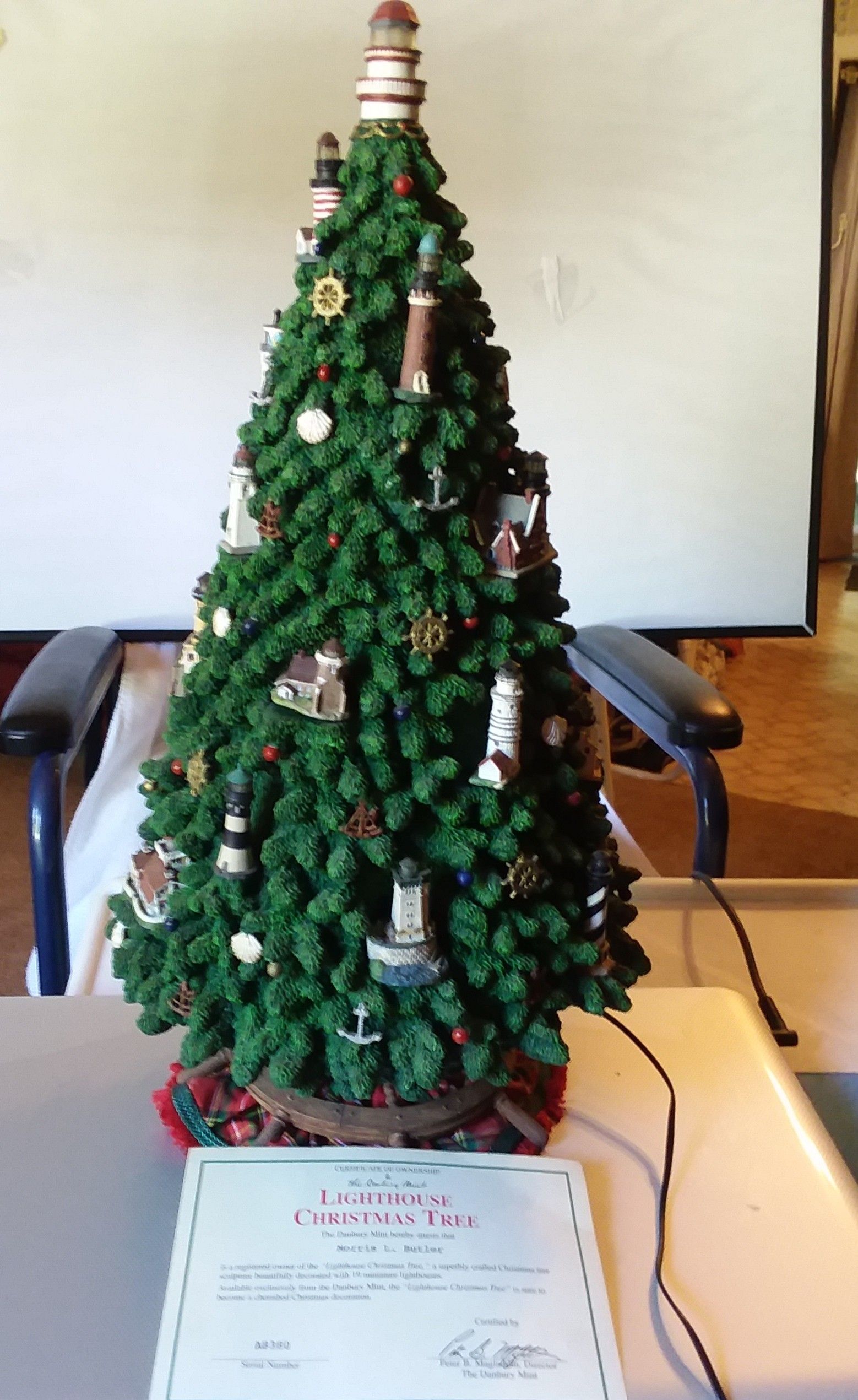 DANBURY MINT LIGHTHOUSE CHRISTMAS TREE....RETIRED.. for Sale in Lusby