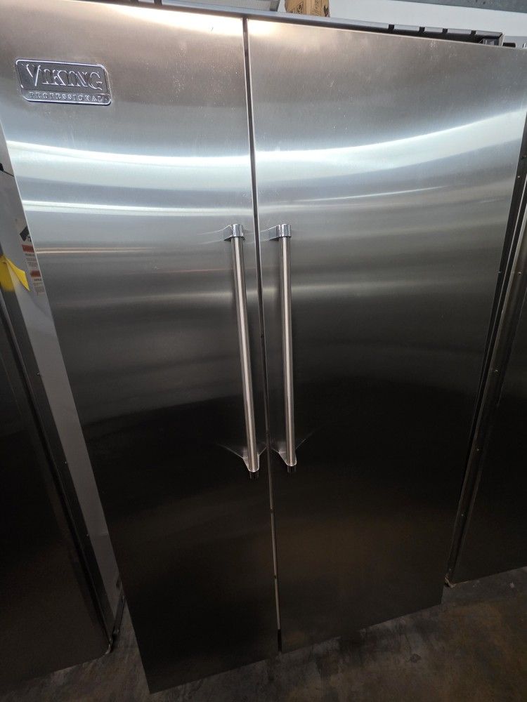 48" VIKING BUILT IN STAINLESS STEEL REFRIGERATOR