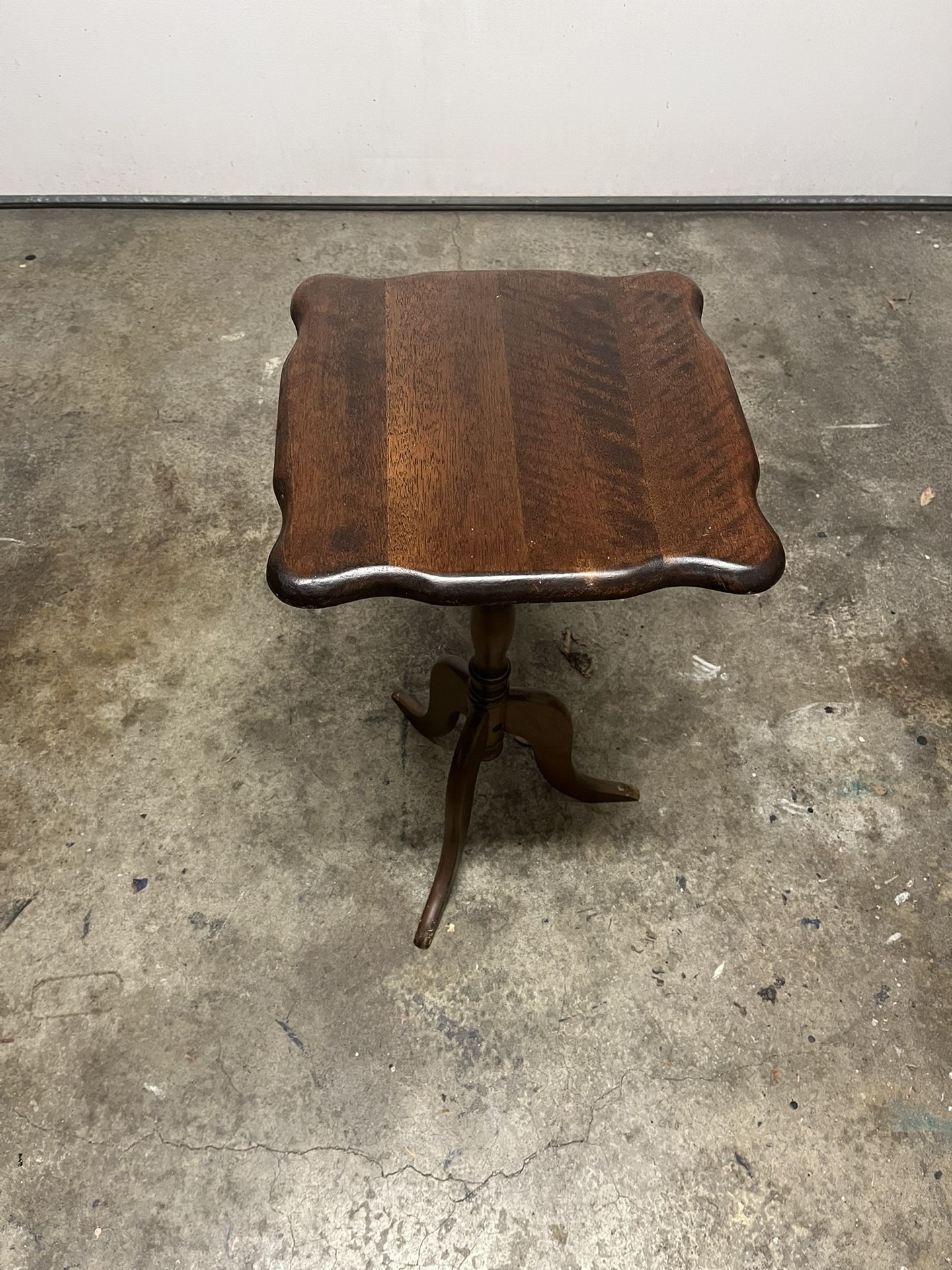 Solid Wood Queen Anne Style Side Table / Plant Stand