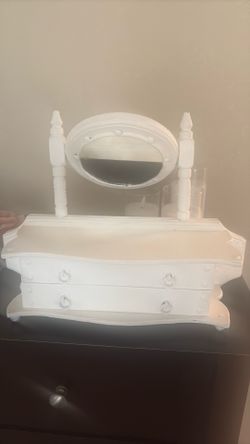 Small jewelry box