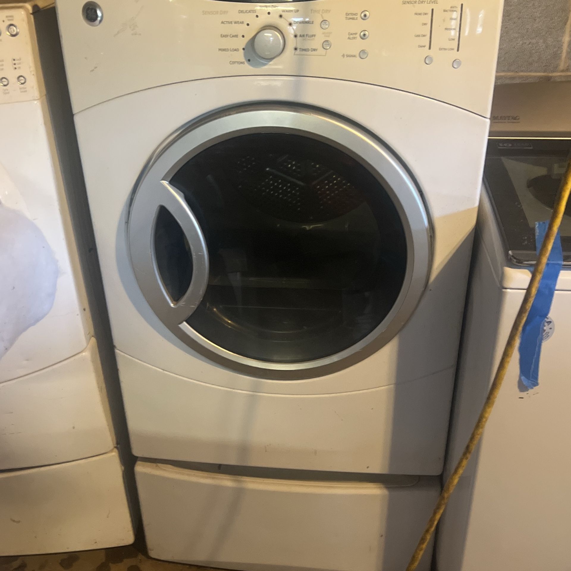 Ge Dryer Frontload Super X Large And Excellent Condition