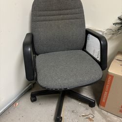 Comfortable Gray Office Chair on Wheels – Must Go!