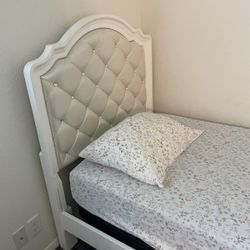 Beautiful Twin Bed 