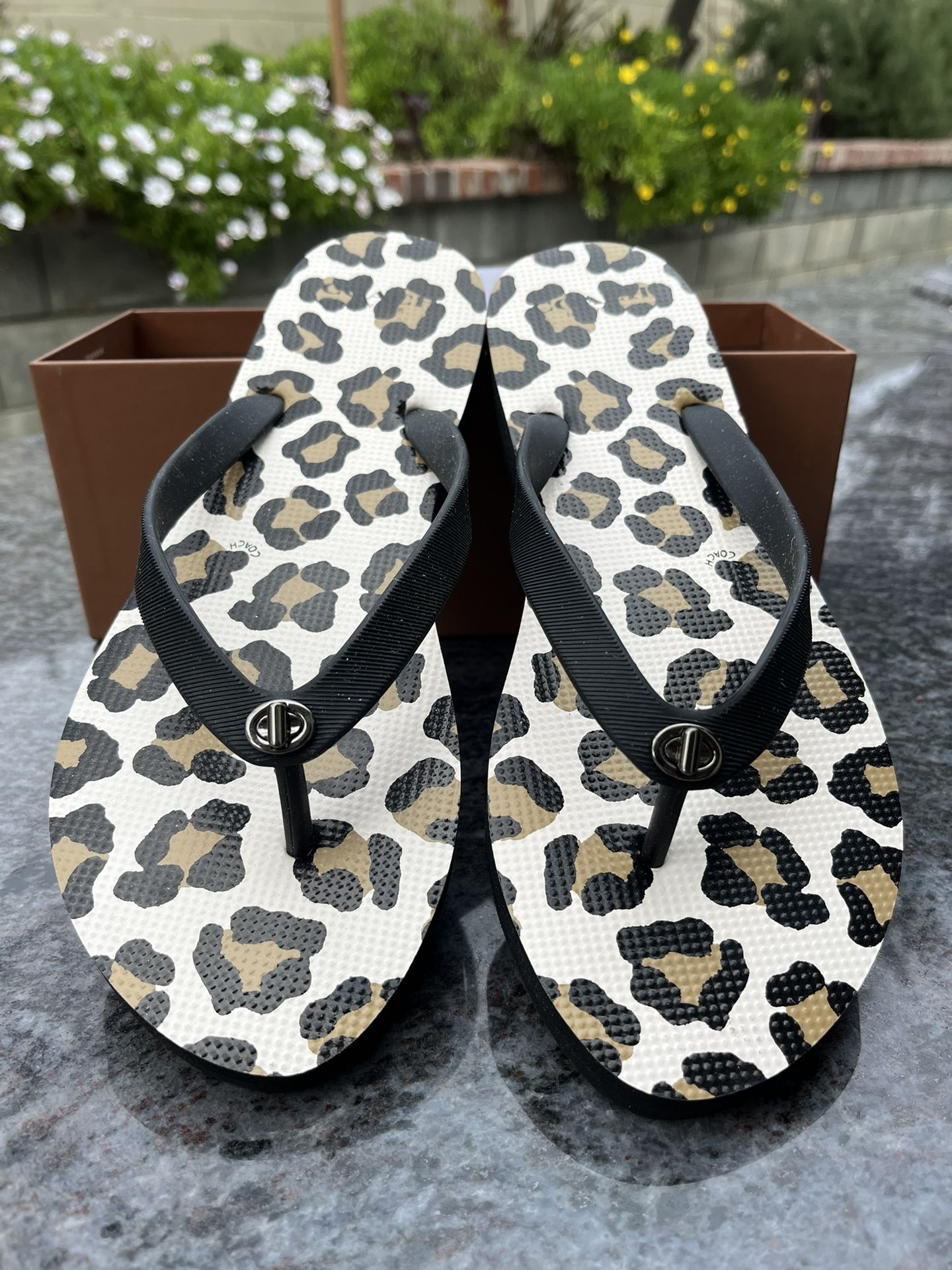 Women’ Sandals