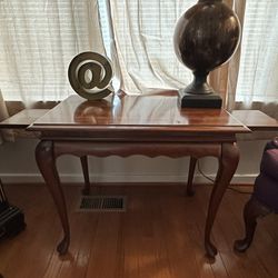 End Table With Lamp