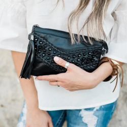 Title: Genuine Sheepskin Leather Clutch/Crossbody bag wit