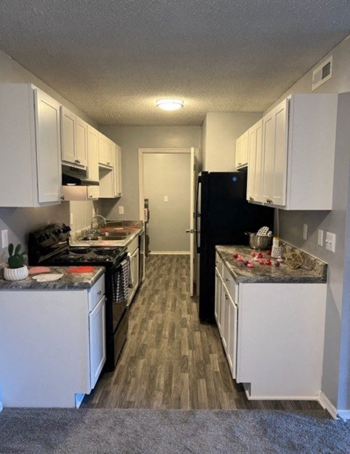 $12,000 Unit L2-3518H | 1 bd | 1 ba | 600 sqft Christopher Millsap 8 Covey Ln Greensboro, North Carolina 27406