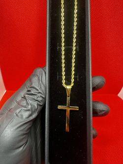 Brand New !! Classic Cross Pendant (Rope Chain Included) $65 JEWELERS SPECIAL💎