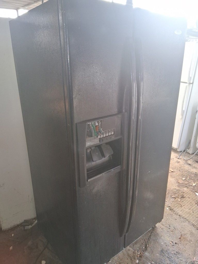 Whirlpool Fridge Apt Size 36 By 69 High 