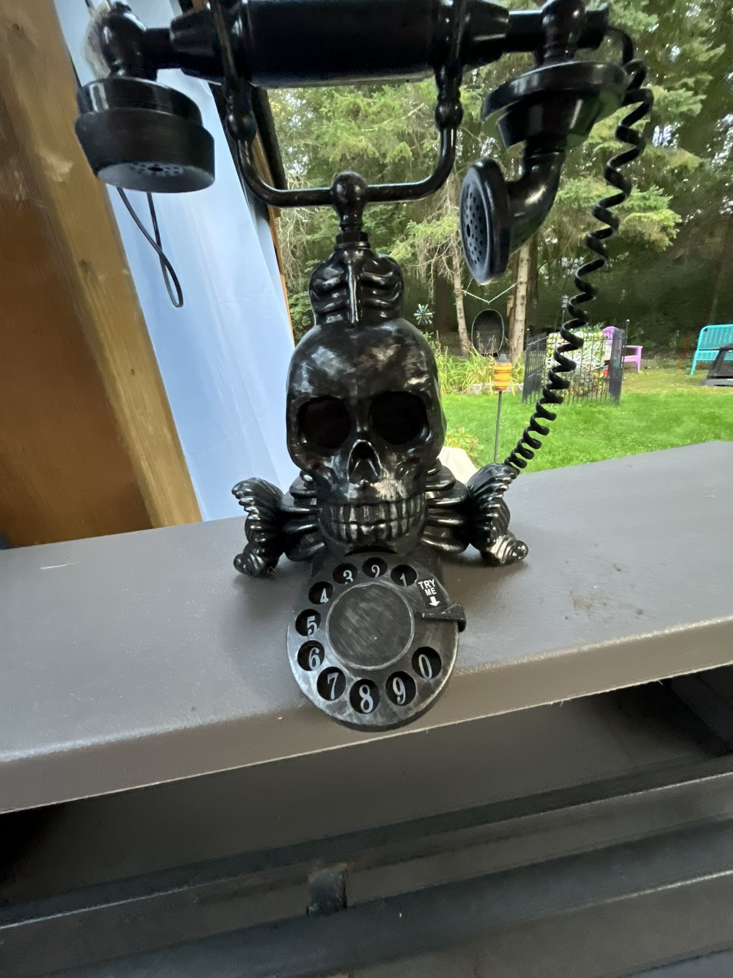 Halloween Black Skull Telephone Talks And Lights Up When Receiver Lifted Off Ex Cond