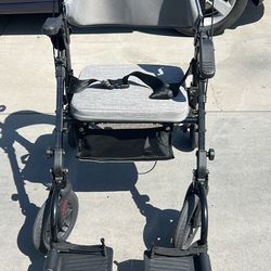 Walker/chair 