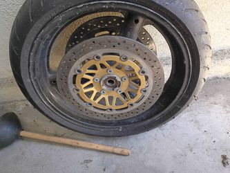 Motorcycle tire
