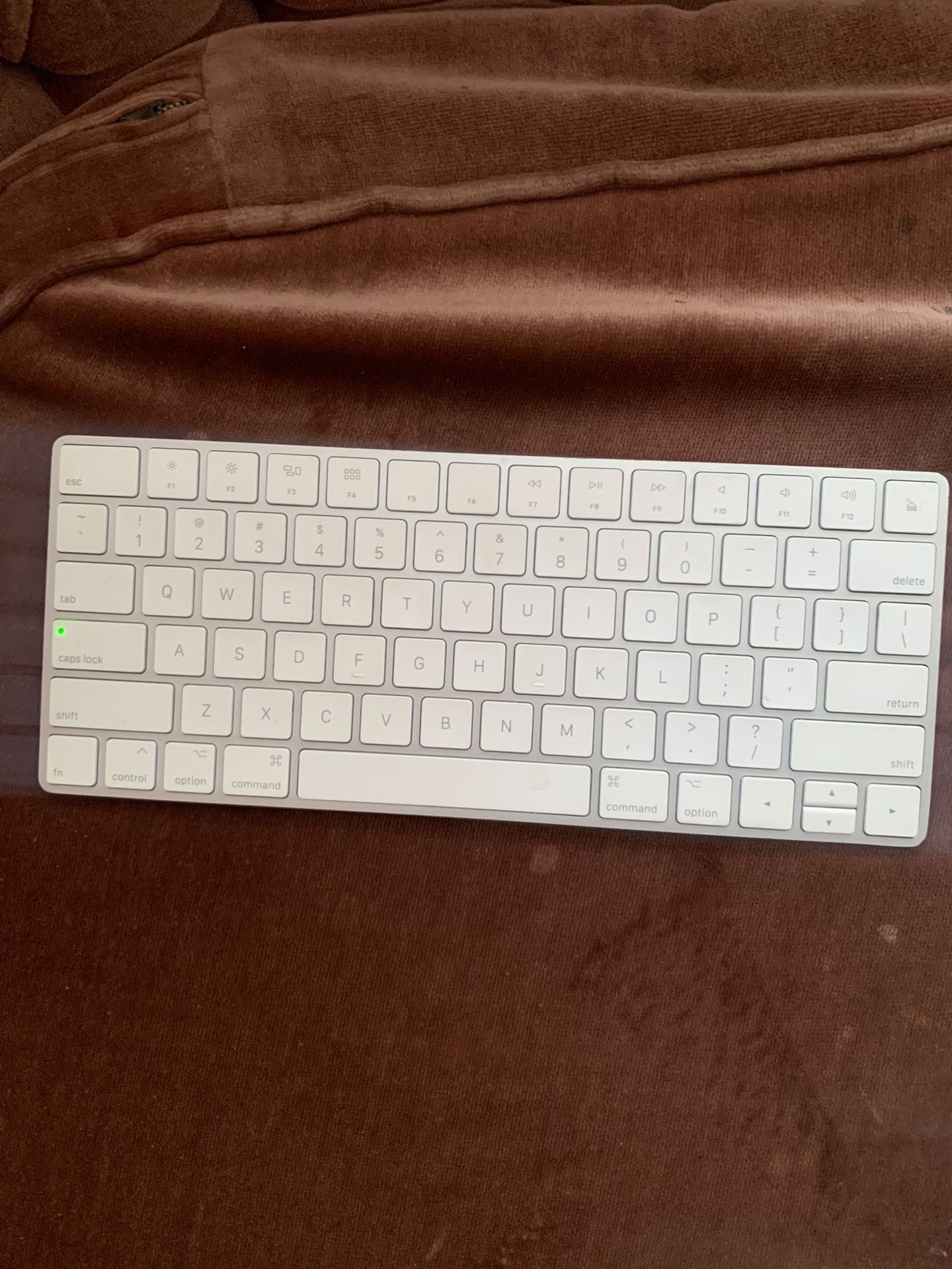 Keyboard Apple