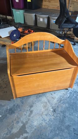 Toy chest (wooden)