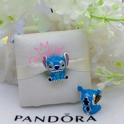Adorable Charm 925 silver for Pandora moments bracelet.