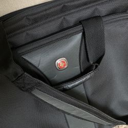 Brand New! Wenger Legacy 17" Slimcase - Black